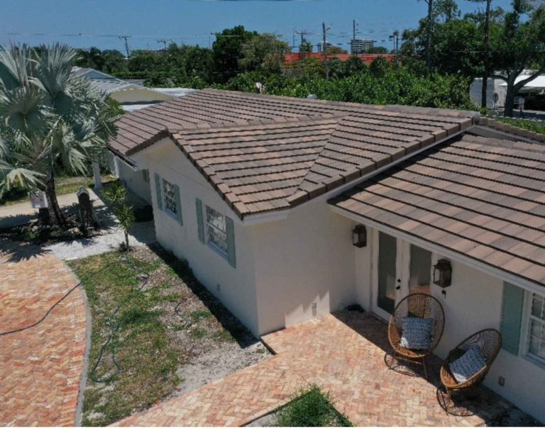 5 Questions Every Tequesta Homeowner Should Ask Before Signing a Roofing Contract