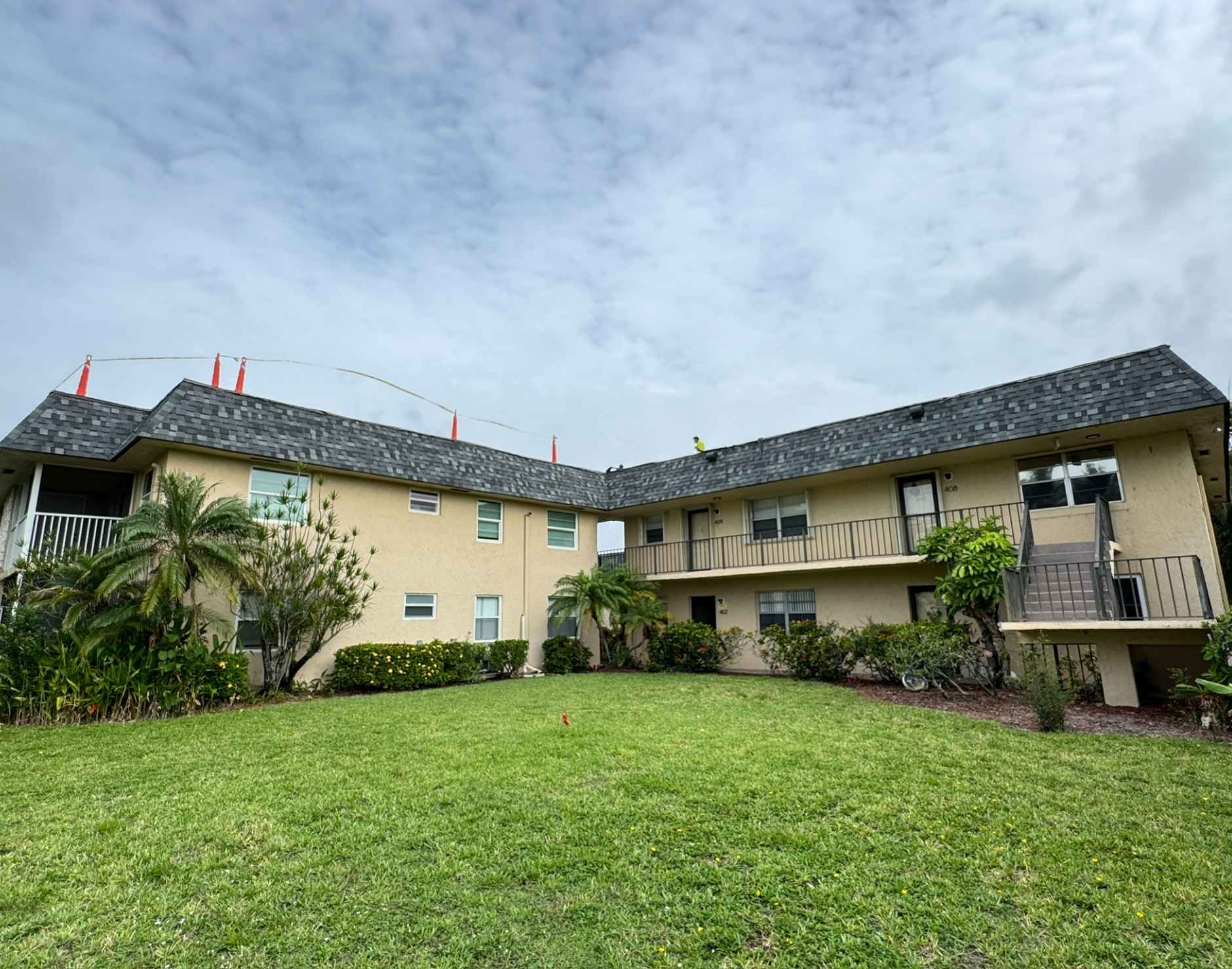 Things that a Tequesta listing agent should know about the roof condition before going to market in Florida.